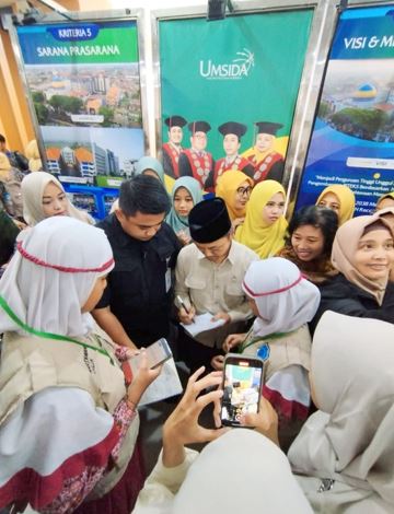 Mutia dan Nadhira, Wartawan Cilik Sekolah Entrepreneur SD Aisyiyah Jatinom SuksesWawancarai Wamen Mendikdasmen Republik Indonesia, Ketua LKKS PP Muhammadiyah
